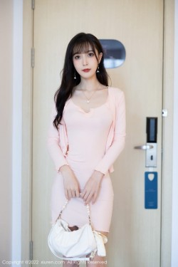 秀人网美女模特林星阑粉色服饰搭配高挑身材性感写真